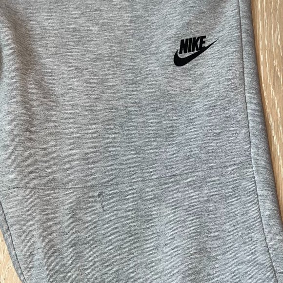 Nike Tech Fleece Joggers - Picture 4 of 4